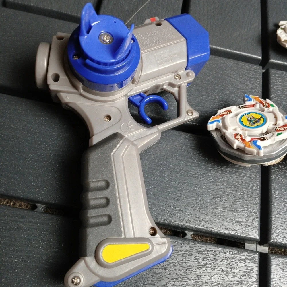 VTG White Dragoon G Tyson RC Grip Beyblade Launcher Takara V Force + Extras - ZC